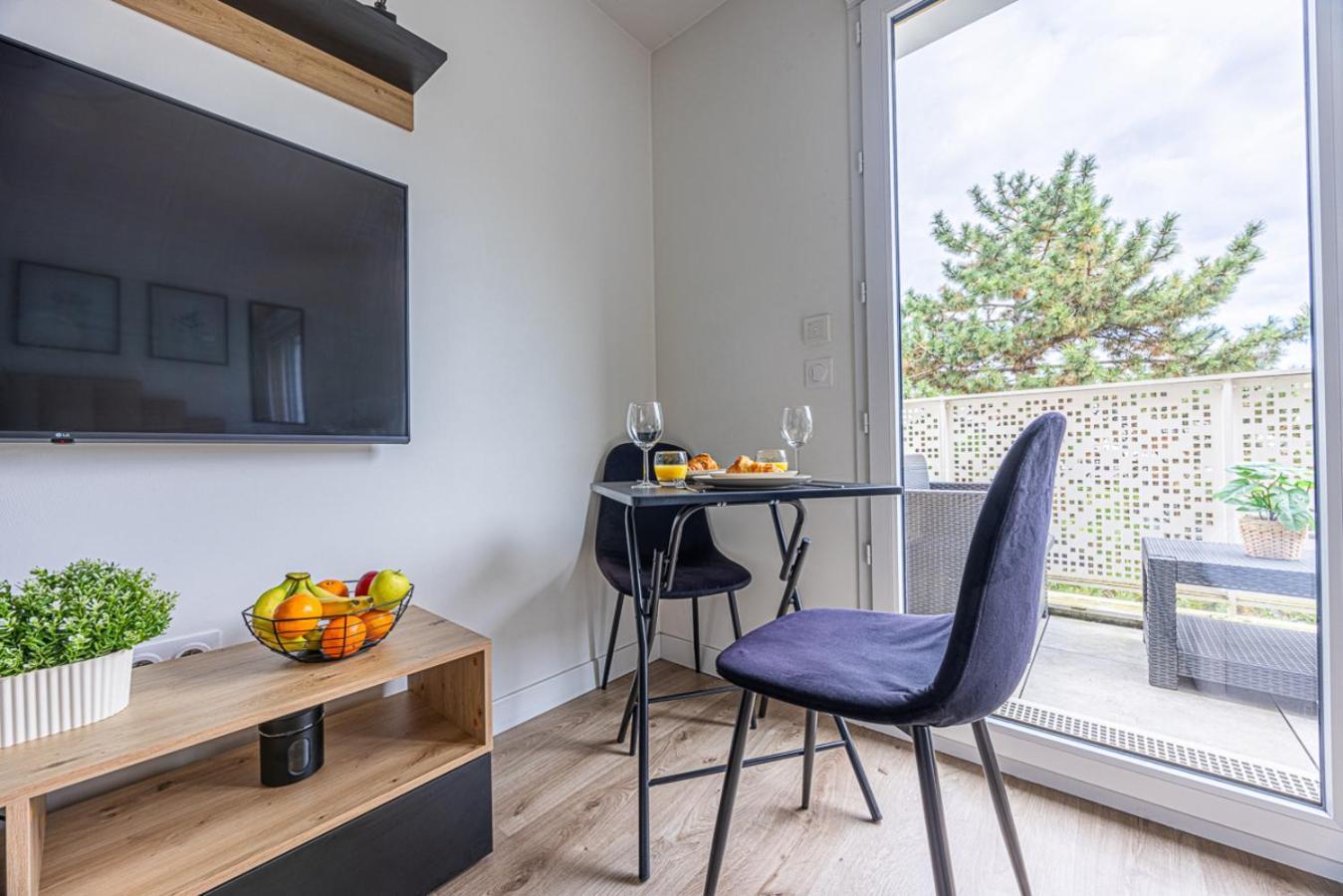 Studio Entre Paris & Disneyland Noisy-le-Grand Buitenkant foto